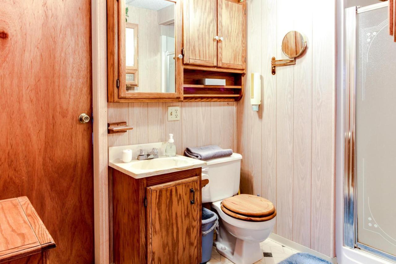 Scenic Bay Float Home Hideaway Athol 외부 사진